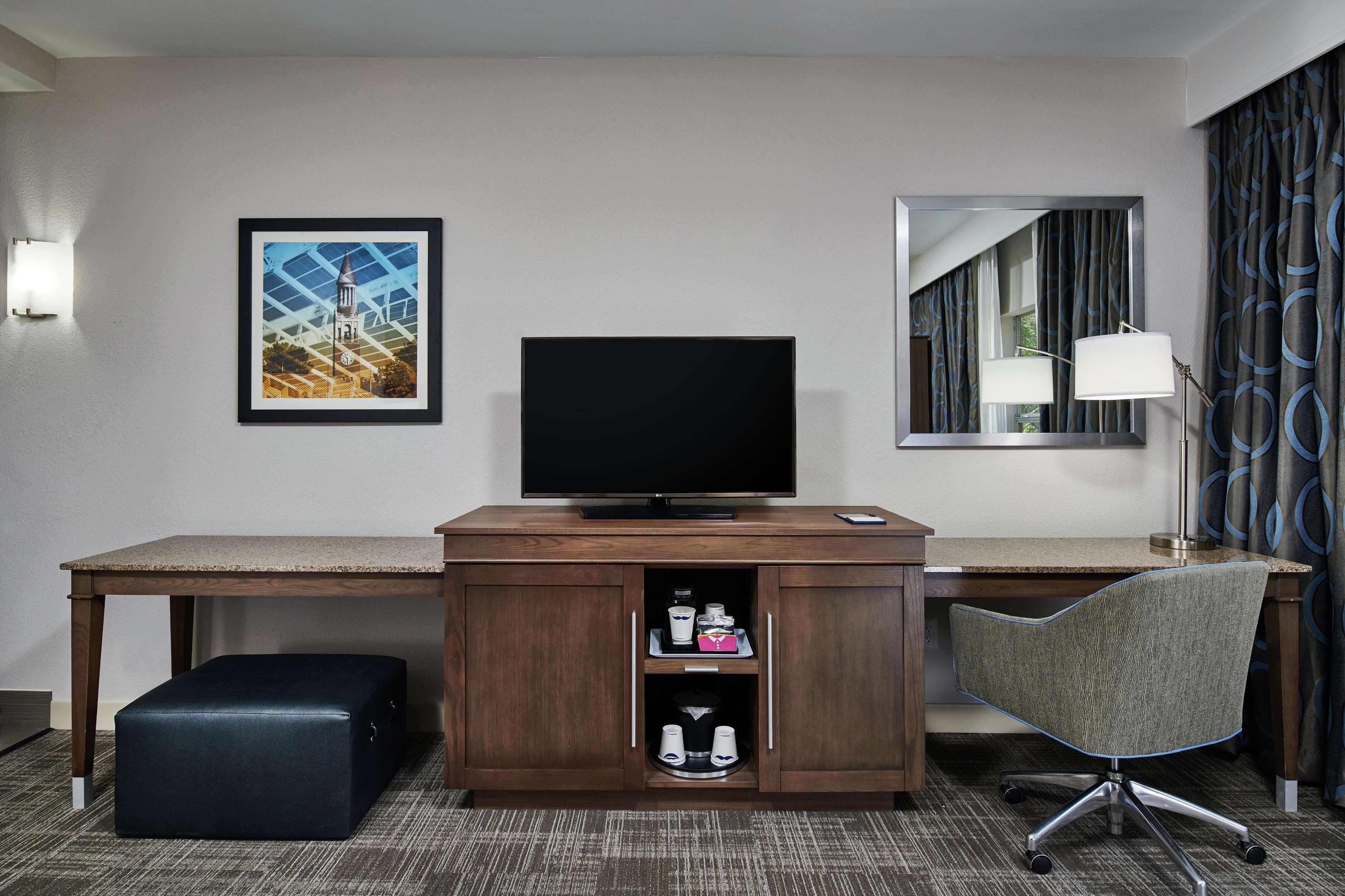 Hampton Inn & Suites Chapel Hill/Durham Kültér fotó
